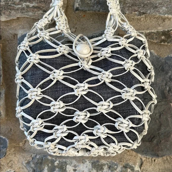 Nancy Gonzalez Rare Handwoven Genuine Crocodile Net Bag ivory & Black Leather - Picture 4 of 16